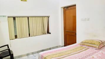 Deluxe Double Room, Garden View | Free WiFi, bed sheets