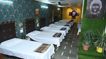 Luxury Shared Dormitory, Garden View | Free WiFi, bed sheets