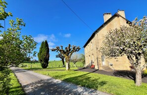Property grounds - Country house 8p. open view in the heart of nature 5 min from village center (Moustier-Ventadour)