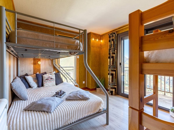3 bedrooms