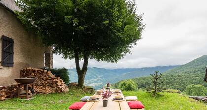 Authentic chalet in Soulan - Modern comfort, fireplace, brazier and stunning views