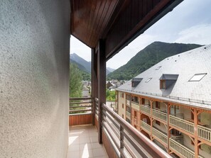 Property grounds - Duplex pour 8 avec Balcon en Centre-ville, Proche Commerces et Pistes de Ski (Saint-Lary-Soulan)