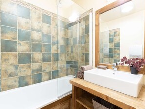 Bathroom - Central apartment in Saint-Lary with pool, sauna, and secure parking (Saint-Lary-Soulan)