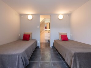 4 bedrooms, free WiFi - Spacious house for 11 with terraces and garden in Vielle-Aure (Vielle-Aure)