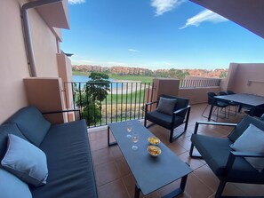 Outdoor dining - Golf Resort Apartment (MC)