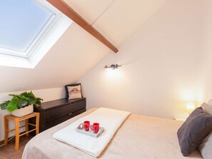 2 bedrooms, travel crib