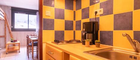 Microwave, coffee/tea maker, toaster