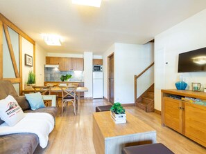 TV - Duplex apartment in central Saint-Lary-Soulan with pool (Saint-Lary-Soulan)