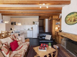 TV - Apartment for 6 at Pla d'Adet, near slopes (Saint-Lary-Soulan)