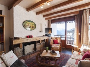 TV - Apartment for 6 at Pla d'Adet, near slopes (Saint-Lary-Soulan)