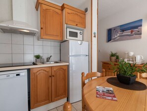 Mikrovågsugn, diskmaskin och kaffe- och tebryggare