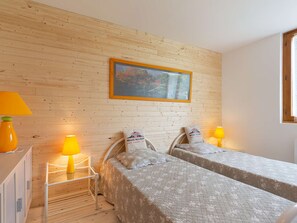 2 bedrooms