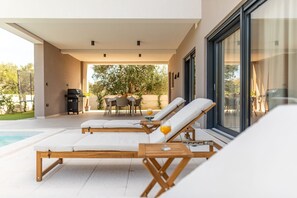 รับประทานอาหารกลางแจ้ง