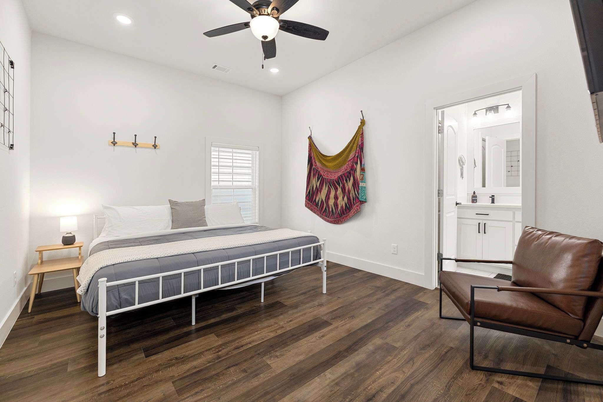 4 soverom, strykejern/-brett, wi-fi og sengetøy