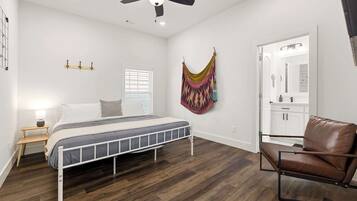 4 soverom, strykejern/-brett, wi-fi og sengetøy