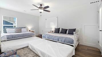 4 bedrooms, iron/ironing board, WiFi, bed sheets