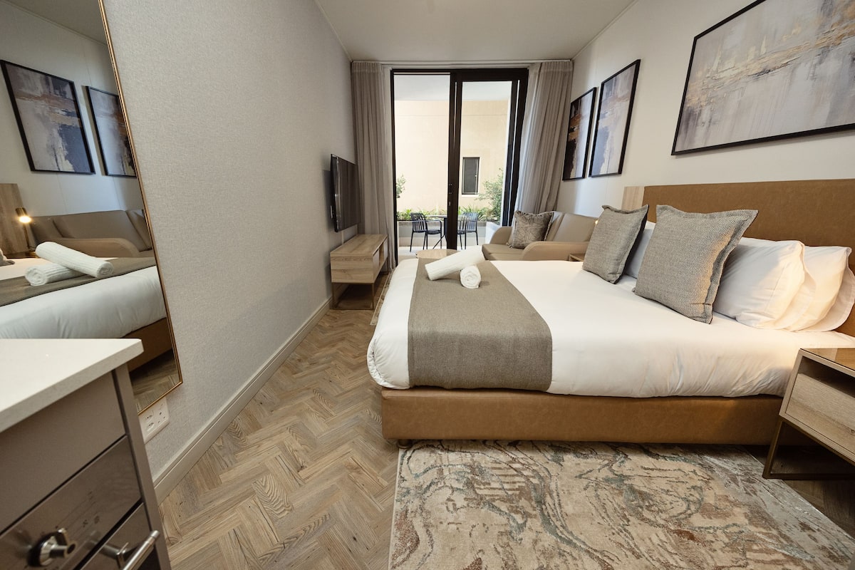 In-room safe, blackout curtains, iron/ironing board (on request)