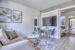 Living area - One Rosebank Executive Apartment Hotel (Johannesburg)