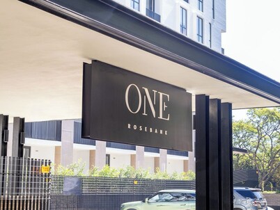 One Rosebank Executive Apartment Hotel