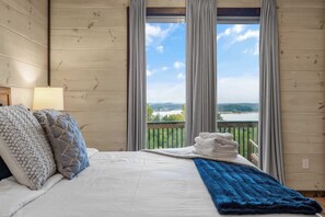 4 多间卧室、熨斗/熨衣板、WiFi、床单