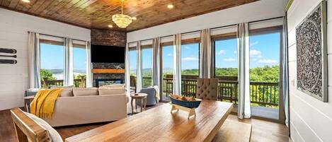 Fernseher, Kamin, Videospiele