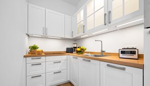 Kühlschrank, Ofen, Herdplatte, Geschirrspüler