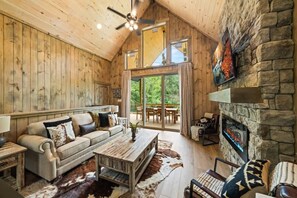 Fernseher, Kamin, Videospiele