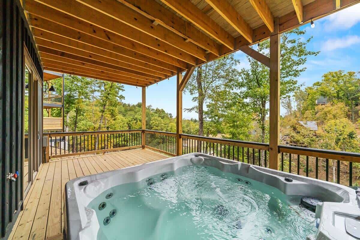 Outdoor spa tub