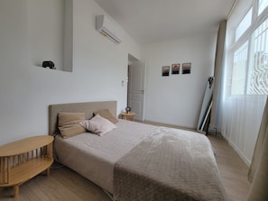 2 chambres, bureau, Wi-Fi gratuit, draps fournis