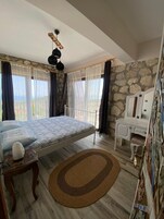 Premium Oda, Balkon, Deniz Manzaralı | Çarşaf takımı 