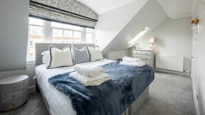 Unclassified image, 4 of 16, button - The Alexander Bain Apartment (Edinburgh)