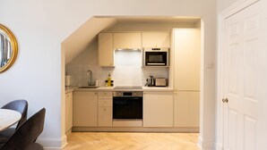 Unclassified image, 3 of 16, button - The Alexander Bain Apartment (Edinburgh)