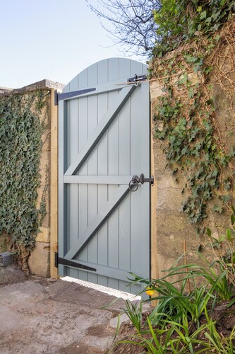 Chic Cotswold Flat I Town Centre