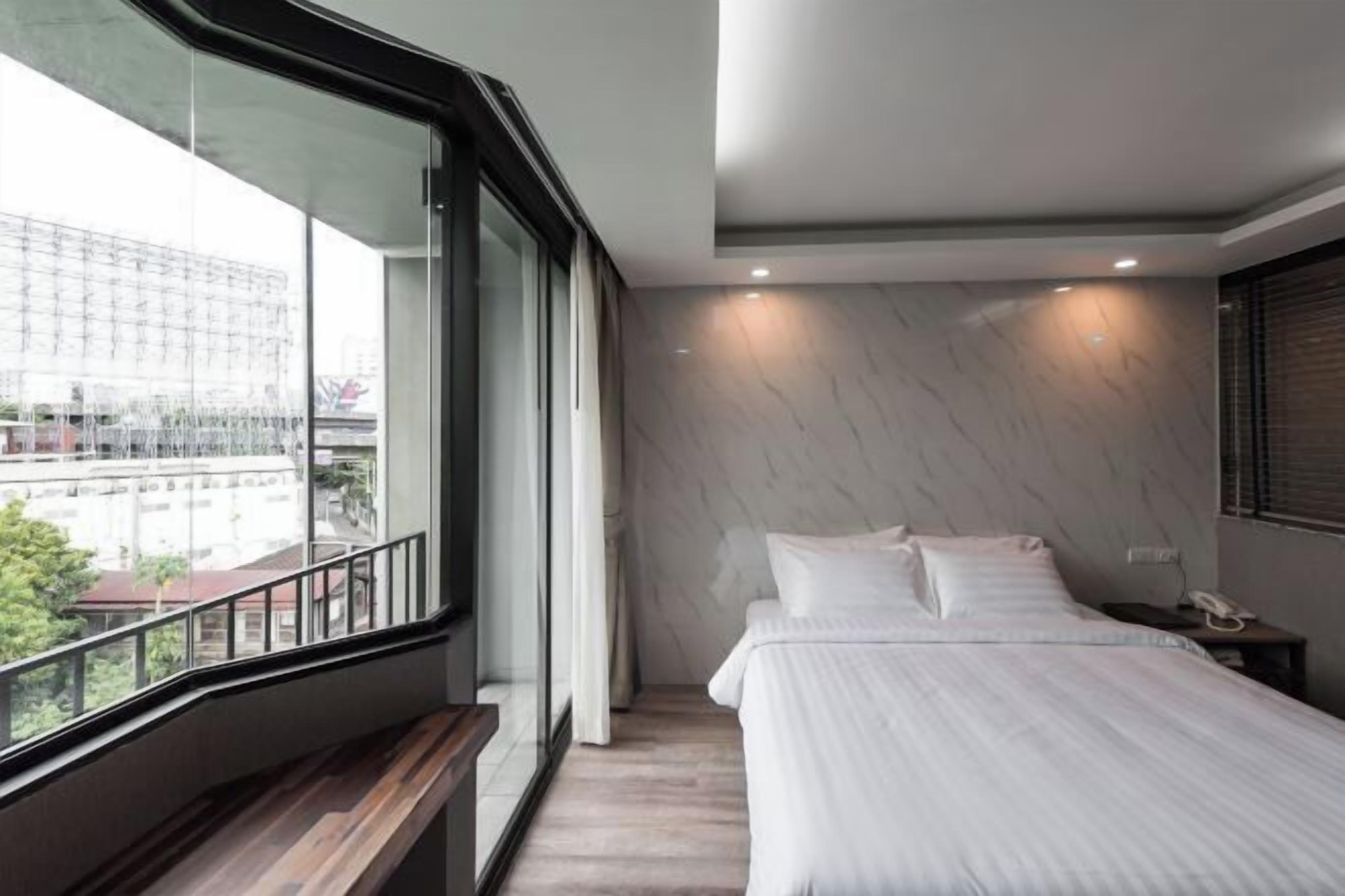 Coffres-forts dans les chambres, bureau, Wi-Fi gratuit