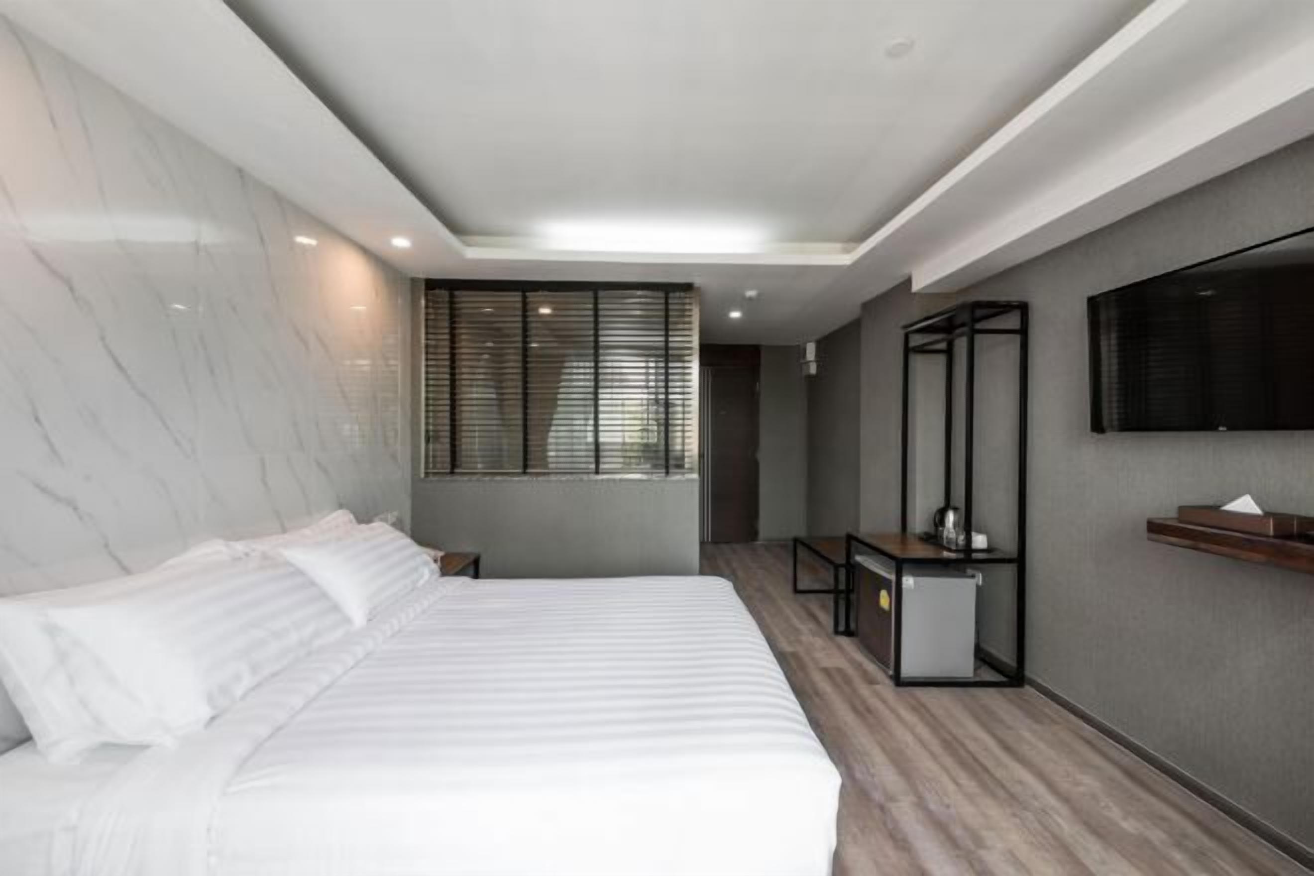 Coffres-forts dans les chambres, bureau, Wi-Fi gratuit