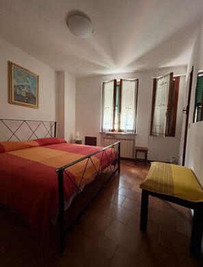 2 bedrooms, iron/ironing board, free WiFi, bed sheets - Monterosso in the Heart (5 Terre) (Monterosso al Mare)