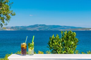 Unclassified image, 4 of 54, button