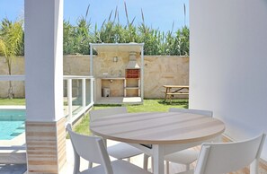 Outdoor dining - El Rincon de Lidia . (Conil de la Frontera)
