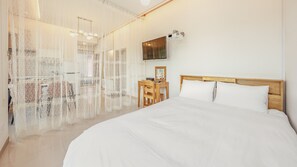 Basic Room, 1 Bedroom (Room 201 (Spa/Pool Villa/BBQ)) | 1 bedroom, free WiFi - Gapyeong Ribbon Spa Pool Villa (Gapyeong)