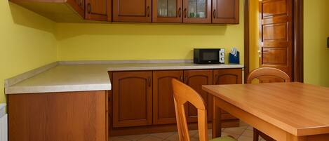 Autumn, Kitchen, Spring, Summer
