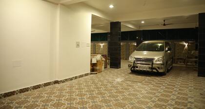 Aashhiana Guest House Entire 2BHK Service Apartments, Kolkata