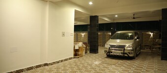 Aashhiana Guest House Entire 2BHK Service Apartments, Kolkata