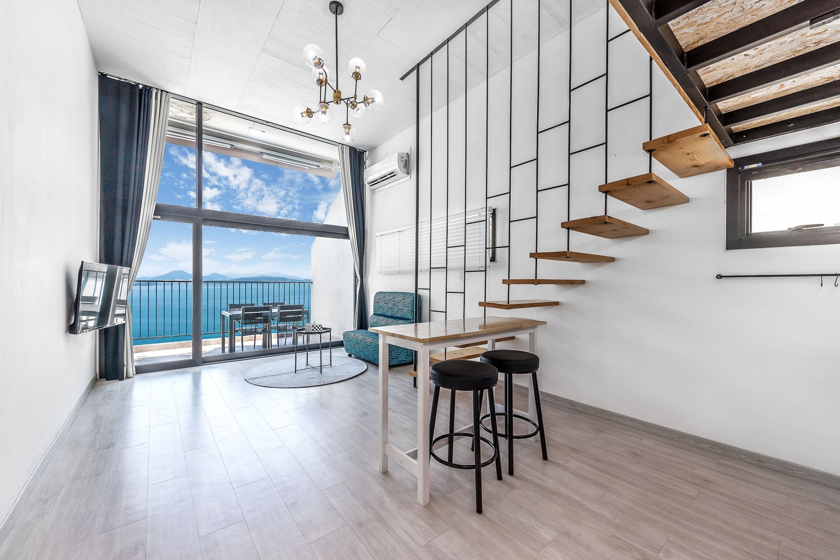 Phòng cơ bản, 1 phòng ngủ (Ocean Terrace B204) | 1 phòng ngủ, truy cập Internet không dây miễn phí 