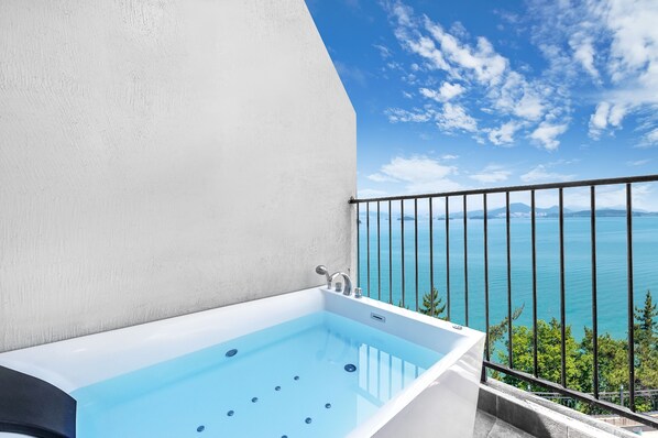 Basic Room, 1 Bedroom (Ocean Spa A302) | 1 bedroom, free WiFi