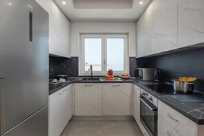 สแตนดาร์ดอพาร์ทเมนท์, หลายห้องนอน (Seaview Apartment Kostrena Two) | ครัวส่วนตัว | ตู้เย็น, ไมโครเวฟ, เตาอบ, เตาประกอบอาหาร