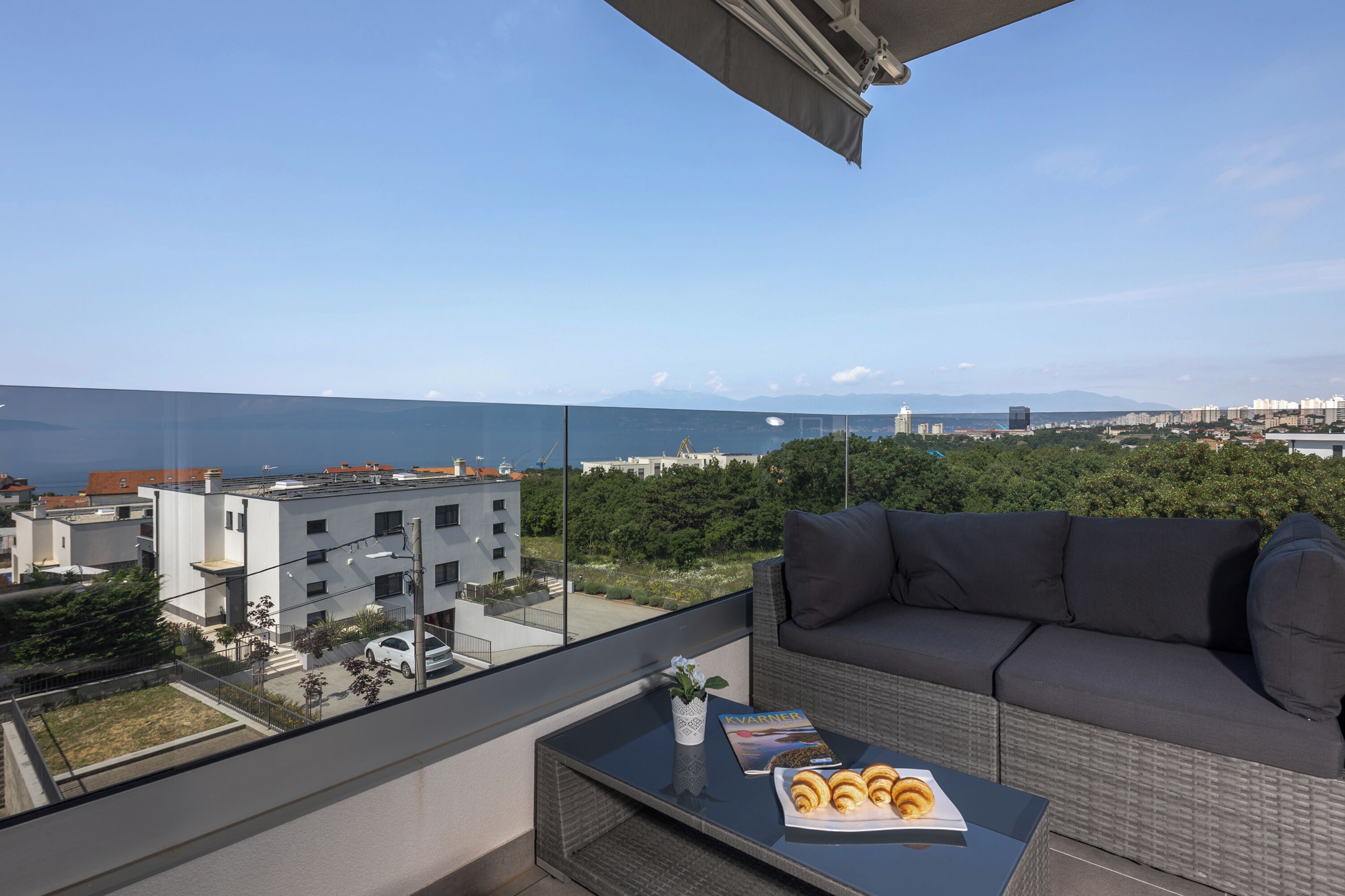 Căn hộ Tiêu chuẩn, nhiều phòng ngủ (Seaview Apartment Kostrena Two) | Hiên