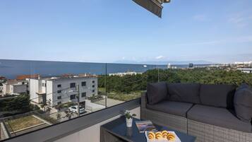 Căn hộ Tiêu chuẩn, nhiều phòng ngủ (Seaview Apartment Kostrena Two) | Hiên