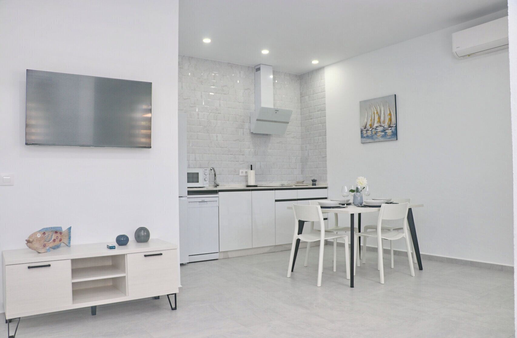 Fridge, microwave, dishwasher, cookware/dishes/utensils