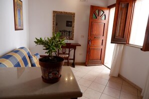 Classic-Vierbettzimmer, Blick auf den Innenhof | Innenbereich