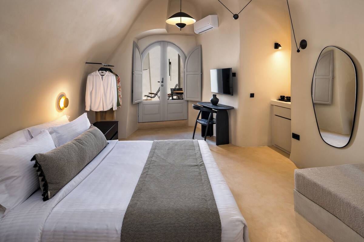 Two-Bedroom Cave Suite | In-room safe, free WiFi